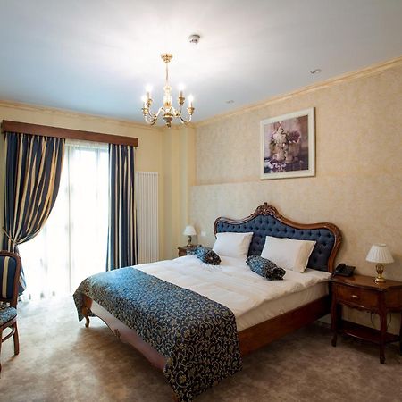 The Arlington Boutique Hotel Крайова Стая снимка