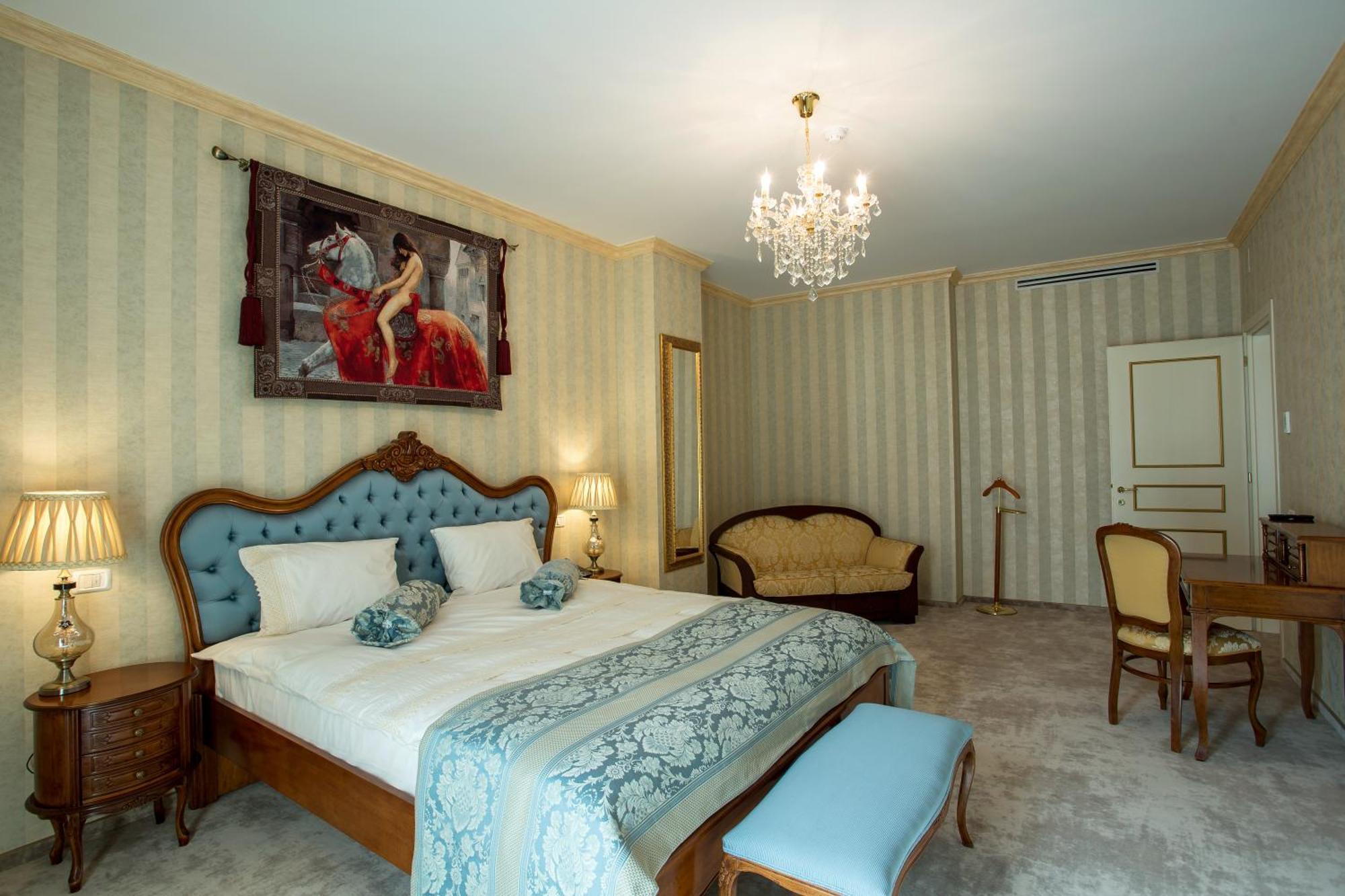 The Arlington Boutique Hotel Крайова Стая снимка