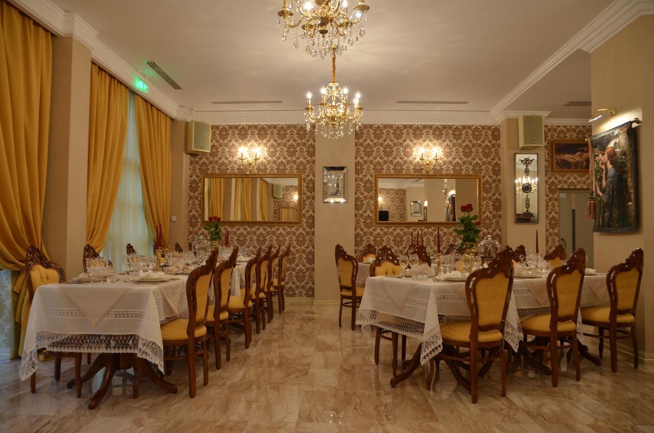 The Arlington Boutique Hotel Крайова Екстериор снимка